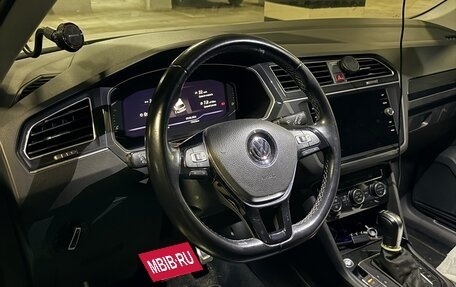 Volkswagen Tiguan II, 2018 год, 2 300 000 рублей, 6 фотография
