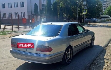 Mercedes-Benz E-Класс, 2000 год, 600 000 рублей, 2 фотография