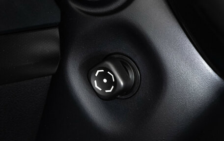 Toyota Land Cruiser Prado 150 рестайлинг 2, 2012 год, 2 399 000 рублей, 18 фотография