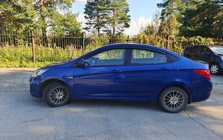 Hyundai Solaris II рестайлинг, 2012 год, 800 000 рублей, 5 фотография
