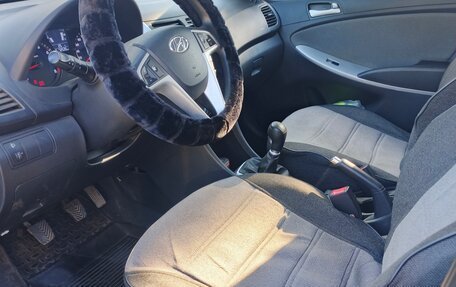 Hyundai Solaris II рестайлинг, 2012 год, 800 000 рублей, 8 фотография