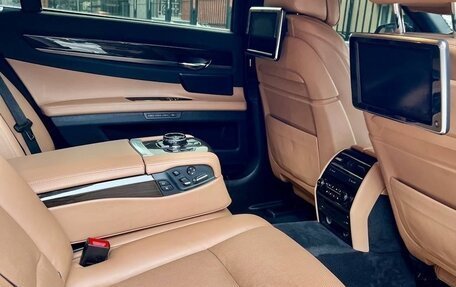 BMW 7 серия, 2013 год, 1 300 000 рублей, 9 фотография