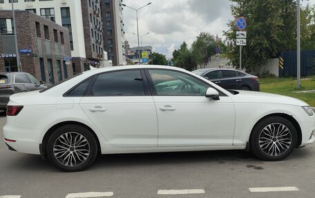 Audi A4, 2018 год, 1 990 000 рублей, 4 фотография