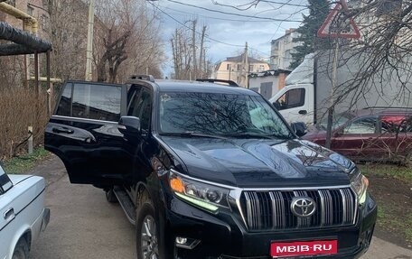 Toyota Land Cruiser Prado 150 рестайлинг 2, 2019 год, 4 937 500 рублей, 1 фотография
