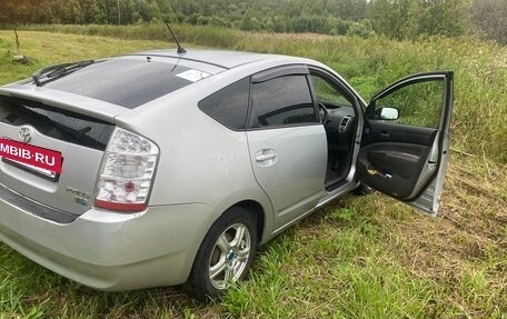Toyota Prius, 2009 год, 800 000 рублей, 2 фотография