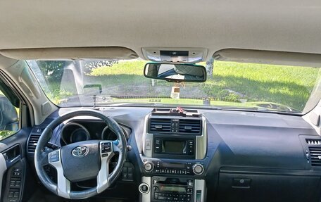 Toyota Land Cruiser Prado 150 рестайлинг 2, 2013 год, 2 700 000 рублей, 6 фотография
