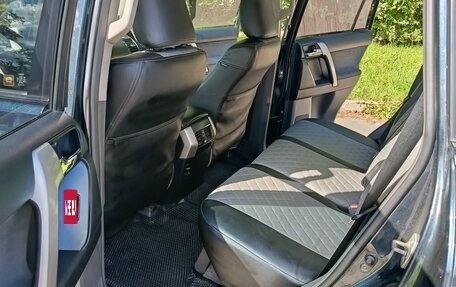 Toyota Land Cruiser Prado 150 рестайлинг 2, 2013 год, 2 700 000 рублей, 11 фотография