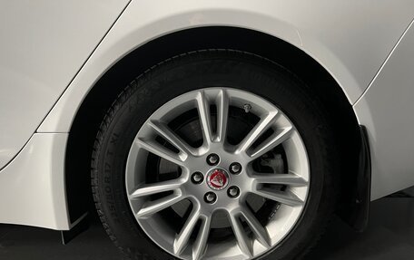 Jaguar XE I рестайлинг, 2016 год, 2 300 000 рублей, 11 фотография