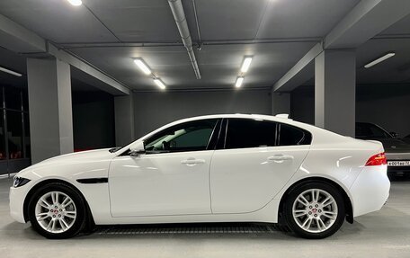 Jaguar XE I рестайлинг, 2016 год, 2 300 000 рублей, 10 фотография