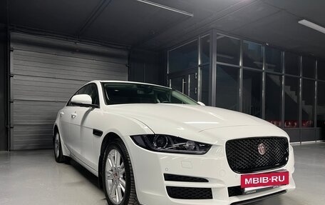 Jaguar XE I рестайлинг, 2016 год, 2 300 000 рублей, 4 фотография