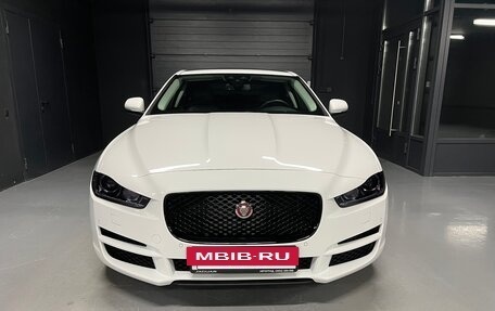 Jaguar XE I рестайлинг, 2016 год, 2 300 000 рублей, 6 фотография