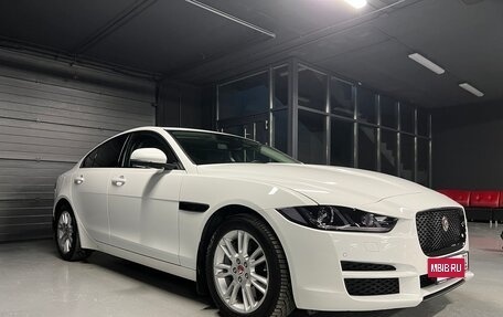 Jaguar XE I рестайлинг, 2016 год, 2 300 000 рублей, 5 фотография