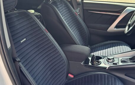 Mitsubishi Pajero Sport III рестайлинг, 2018 год, 2 500 000 рублей, 6 фотография