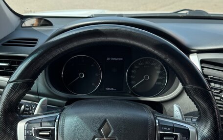 Mitsubishi Pajero Sport III рестайлинг, 2018 год, 2 500 000 рублей, 8 фотография