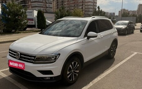 Volkswagen Tiguan II, 2019 год, 2 600 000 рублей, 2 фотография