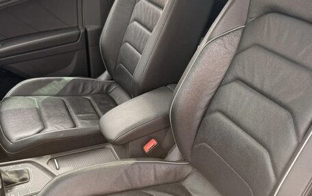 Volkswagen Tiguan II, 2019 год, 2 600 000 рублей, 14 фотография