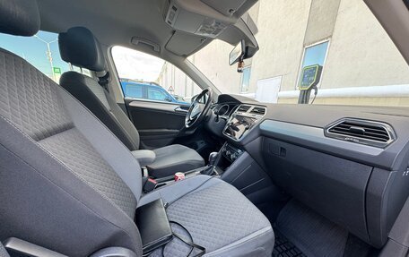 Volkswagen Tiguan II, 2020 год, 2 600 000 рублей, 24 фотография