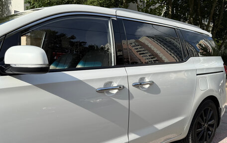 KIA Carnival III, 2018 год, 3 170 000 рублей, 5 фотография