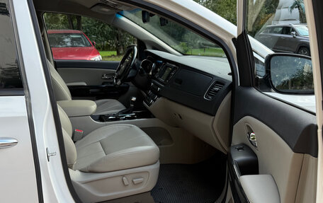 KIA Carnival III, 2018 год, 3 170 000 рублей, 10 фотография