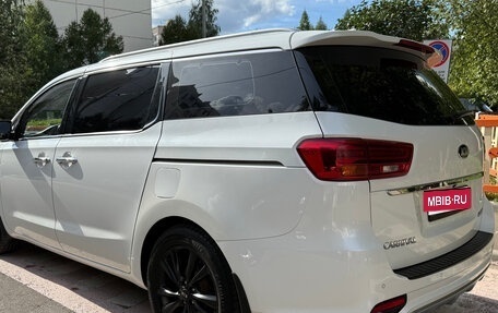 KIA Carnival III, 2018 год, 3 170 000 рублей, 6 фотография