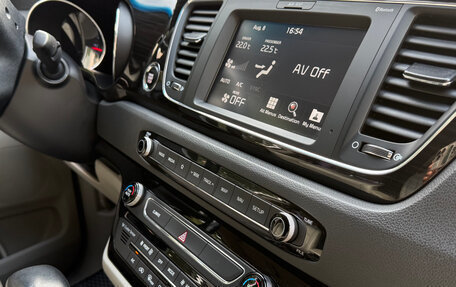 KIA Carnival III, 2018 год, 3 170 000 рублей, 14 фотография