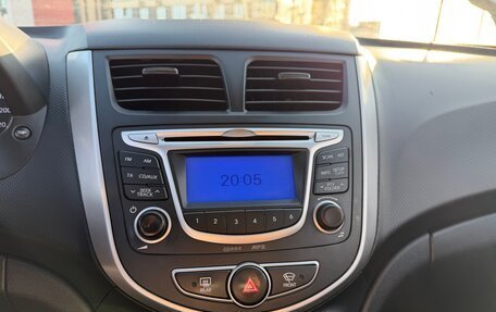 Hyundai Solaris II рестайлинг, 2014 год, 800 000 рублей, 16 фотография