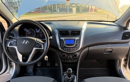 Hyundai Solaris II рестайлинг, 2014 год, 800 000 рублей, 24 фотография
