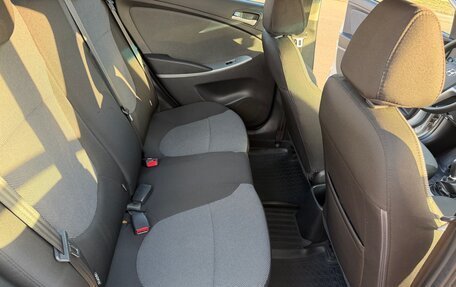 Hyundai Solaris II рестайлинг, 2014 год, 800 000 рублей, 23 фотография