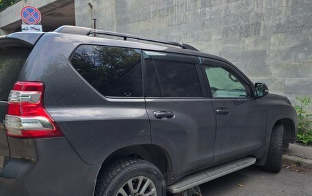 Toyota Land Cruiser Prado 150 рестайлинг 2, 2016 год, 4 000 000 рублей, 11 фотография
