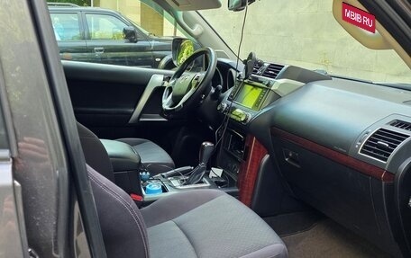 Toyota Land Cruiser Prado 150 рестайлинг 2, 2016 год, 4 000 000 рублей, 10 фотография