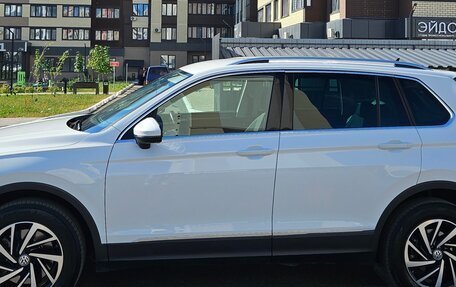 Volkswagen Tiguan II, 2018 год, 3 100 000 рублей, 2 фотография