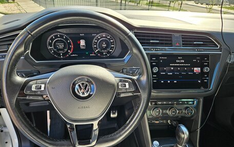 Volkswagen Tiguan II, 2018 год, 3 100 000 рублей, 22 фотография