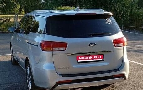 KIA Carnival III, 2017 год, 2 499 999 рублей, 4 фотография