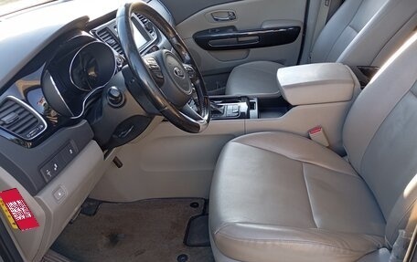 KIA Carnival III, 2017 год, 2 499 999 рублей, 10 фотография