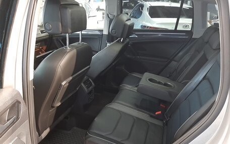 Volkswagen Tiguan II, 2018 год, 2 850 000 рублей, 3 фотография