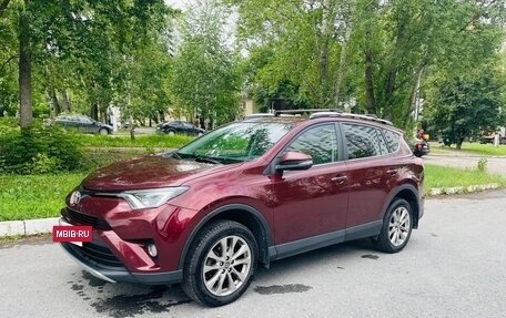 Toyota RAV4, 2017 год, 2 080 000 рублей, 2 фотография