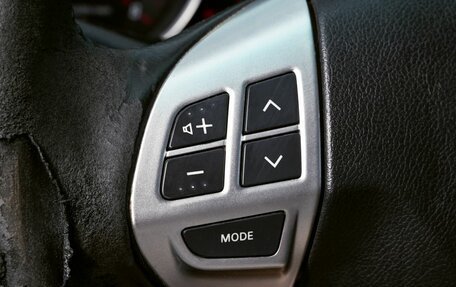 Mitsubishi Outlander III рестайлинг 3, 2011 год, 989 000 рублей, 10 фотография