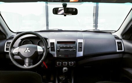 Mitsubishi Outlander III рестайлинг 3, 2011 год, 989 000 рублей, 16 фотография