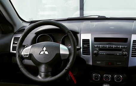 Mitsubishi Outlander III рестайлинг 3, 2011 год, 989 000 рублей, 17 фотография