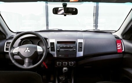 Mitsubishi Outlander III рестайлинг 3, 2011 год, 989 000 рублей, 20 фотография