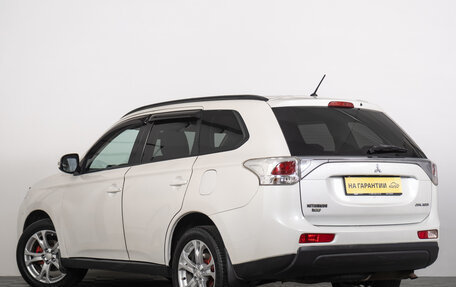 Mitsubishi Outlander III рестайлинг 3, 2013 год, 1 679 000 рублей, 6 фотография
