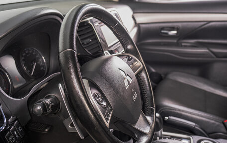 Mitsubishi Outlander III рестайлинг 3, 2013 год, 1 679 000 рублей, 13 фотография
