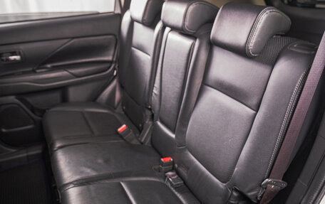 Mitsubishi Outlander III рестайлинг 3, 2013 год, 1 679 000 рублей, 19 фотография