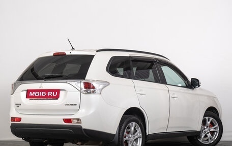 Mitsubishi Outlander III рестайлинг 3, 2013 год, 1 679 000 рублей, 7 фотография