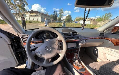 Mercedes-Benz E-Класс, 2005 год, 1 070 000 рублей, 13 фотография