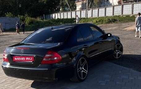 Mercedes-Benz E-Класс, 2005 год, 1 070 000 рублей, 4 фотография