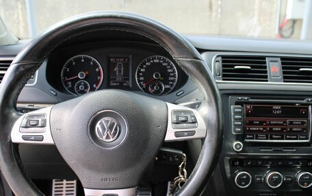 Volkswagen Jetta VI, 2013 год, 950 000 рублей, 10 фотография
