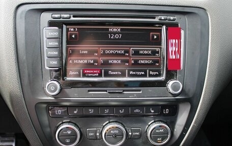 Volkswagen Jetta VI, 2013 год, 950 000 рублей, 12 фотография
