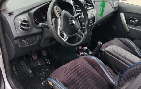 Renault Logan II, 2019 год, 1 250 000 рублей, 6 фотография