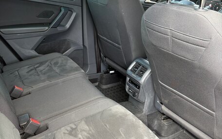 Volkswagen Tiguan II, 2022 год, 4 000 000 рублей, 5 фотография